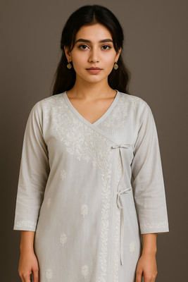 Elaasa Women Chikan Embroidery Straight Kurta(White)