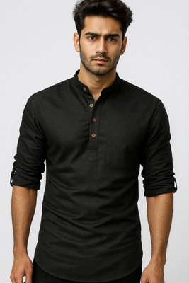 Svatantra Men Solid Straight Kurta(Black)