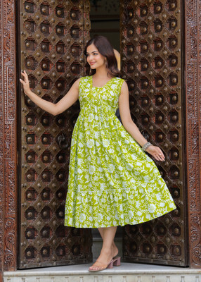 RAJJAS JAIPUR Women Embroidered, Floral Print, Printed Flared Kurta(Green)