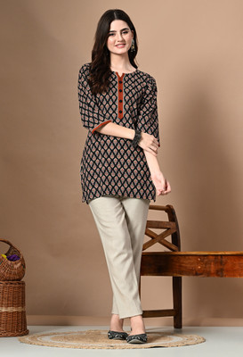 Raghav Silk Studio Women Floral Print Straight Kurta(Black)