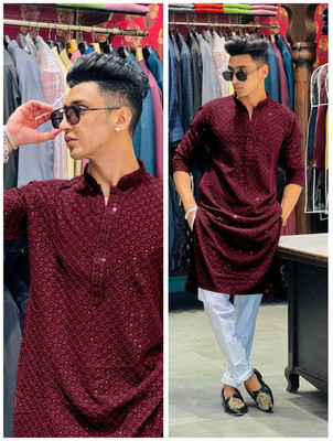 DIAMOND CLUSTER Men Embellished Straight Kurta(Maroon)