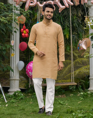 archittam Men Solid Straight Kurta(Beige)