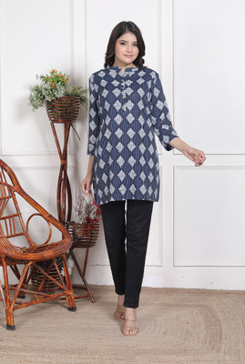 Fashiontrand Women Self Design Straight Kurta(Blue)