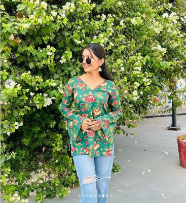 hibiki Women Floral Print, Printed Straight Kurta(Green)