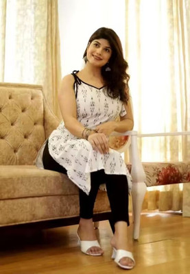 Fashiontrand Women Printed Straight Kurta(White)