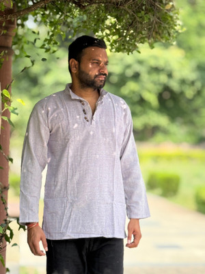 trinaythreads Men Solid Straight Kurta(Purple)