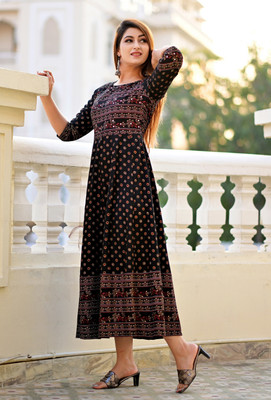 PRADHRUHE Women Printed Flared Kurta(Black)