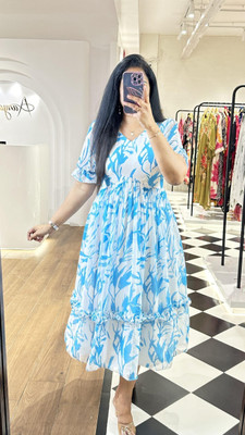 MAVEKRIZ Women Printed Anarkali Kurta(White, Blue)