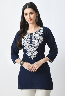 Divastri Women Chikan Embroidery Straight Kurta(Blue)