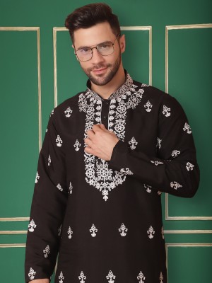 Jompers Men Embroidered Straight Kurta(Black)