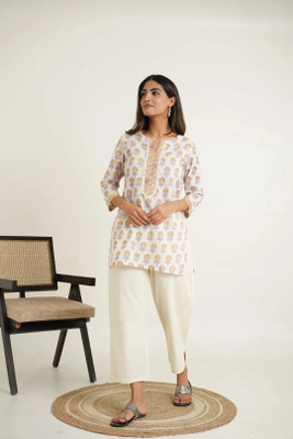 Goodhand Women Floral Print Straight Kurta(White)