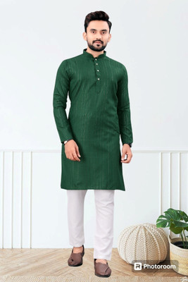 TAMMU Men Solid Straight Kurta(Green)