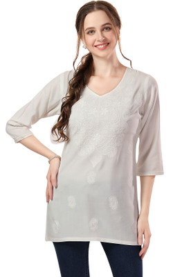 Divastri Women Chikan Embroidery Straight Kurta(Beige)