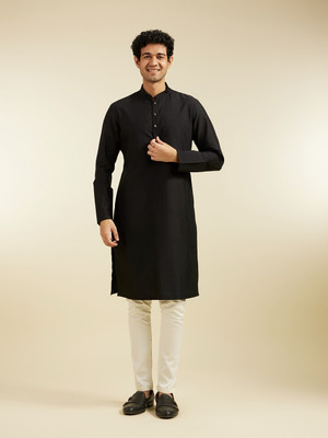 DIWAS by Manyavar Men Solid Straight Kurta(Black)