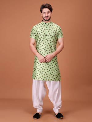 Shiwam Ethnix Men Printed A-line Kurta(Green)