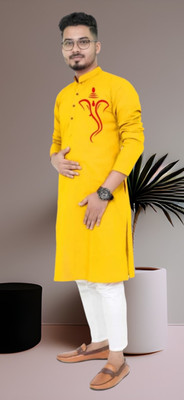 Vastra Trends Men Self Design Straight Kurta(Yellow)