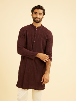 MANYAVAR Men Solid Straight Kurta(Maroon)