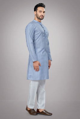 JUGG JUGG JEEYO Men Self Design Straight Kurta(Blue)