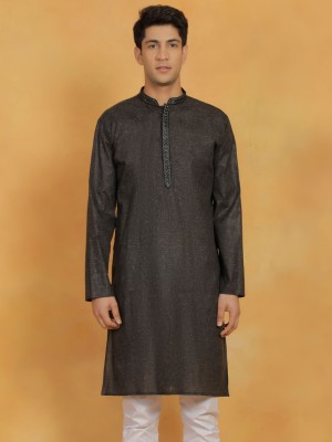 VASTRAMAY Men Solid Straight Kurta(Black)