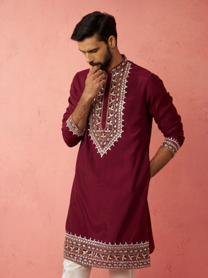 VASTRAMAY Men Embroidered Straight Kurta(Red)