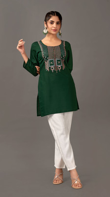 Mayra Women Embroidered Straight Kurta(Dark Green)