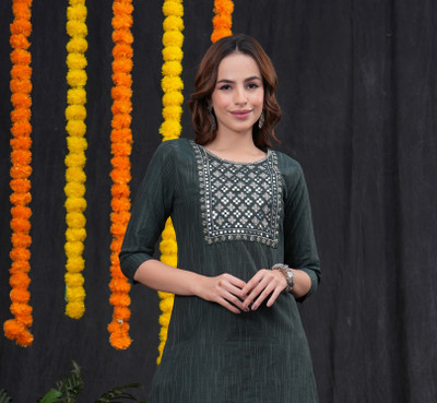 JN LOFTY Women Embroidered Straight Kurta(Green)