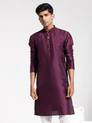 VASTRAMAY Men Solid, Embroidered Straight Kurta(Maroon)