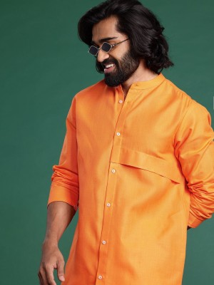 Sangria Men Solid Straight Kurta(Orange)