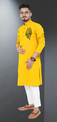 Vastra Trends Men Self Design Straight Kurta(Yellow)