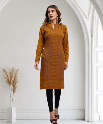 DECANTER Women Self Design Straight Kurta(Orange)