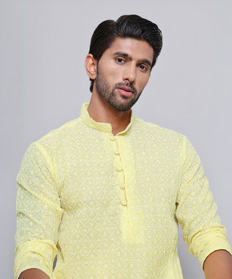 Jompers Men Embroidered Straight Kurta(Yellow)