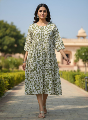 AVS Women Floral Print Anarkali Kurta(White, Green)