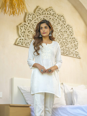 House of Pataudi Women Embroidered Straight Kurta(White)