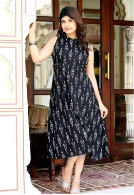 rrtm Women Geometric Print Flared Kurta(Black)