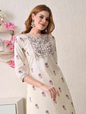 BKApparels Women Embroidered Straight Kurta(Purple)