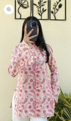 Aarohi Fashion Women Printed, Paisley Straight Kurta(Pink)