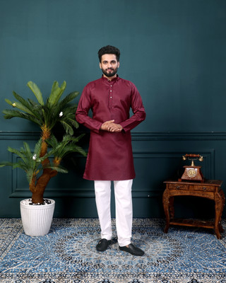 ORIFAB Men Solid Straight Kurta(Maroon)