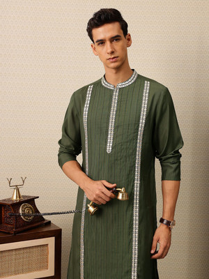 House of Pataudi Men Embroidered Straight Kurta(Green)