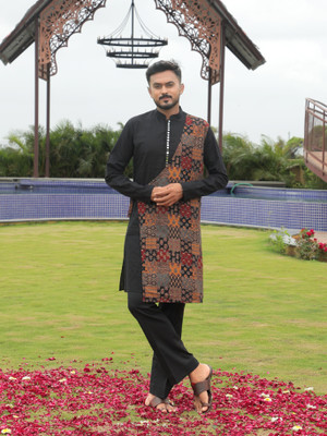 Varbandhan Men Printed Straight Kurta(Multicolor)