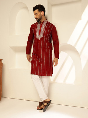 SOJANYA Men Embroidered Straight Kurta(Maroon)