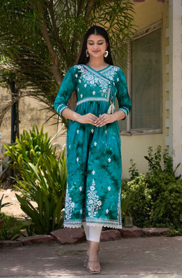 Divastri Women Chikan Embroidery A-line Kurta(Green)