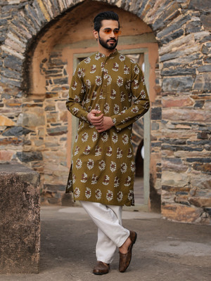 Sanskrutihomes Men Floral Print Straight Kurta(Green)