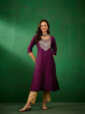 Sangria Women Solid Straight Kurta(Red)