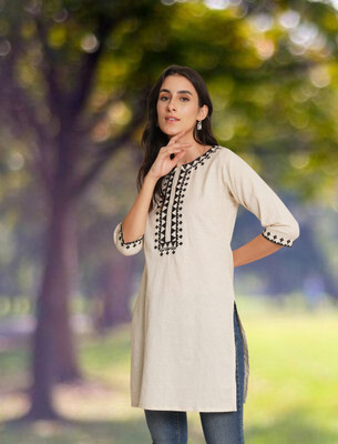 Brownverse Women Embroidered Straight Kurta(Beige, Black)