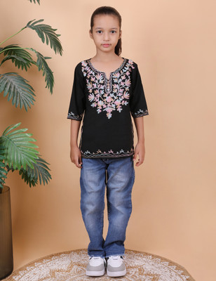 iKRABIB Girls Embroidered Straight Kurta(Pink)