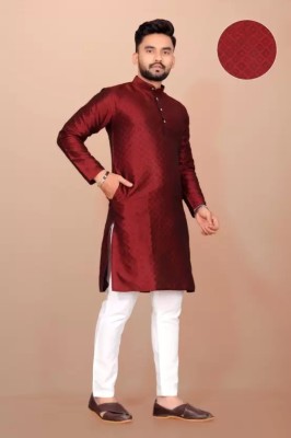 COZYCLOTH Men Self Design Straight Kurta(Maroon)