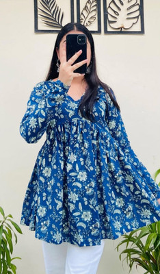 TRUE WORLD Women Floral Print, Printed Straight Kurta(Black)