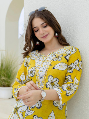 Surhi Women Embroidered Straight Kurta(Yellow)