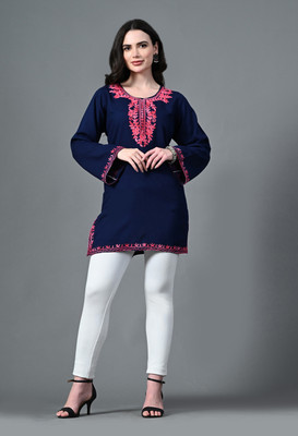 SSBOUTIQUEE Women Self Design Straight Kurta(Blue)