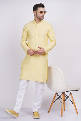 VLS Collection Men Self Design Straight Kurta(Yellow)